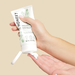 The Honest Company Diaper Rash Cream, Zinc Oxide Ointment, Moisturizing & Calming, Hypoallergenic, NEA Recognized, Cruelty-Free, Value Size 6 oz